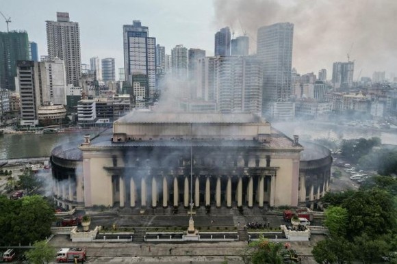Manila central post office fire (2)