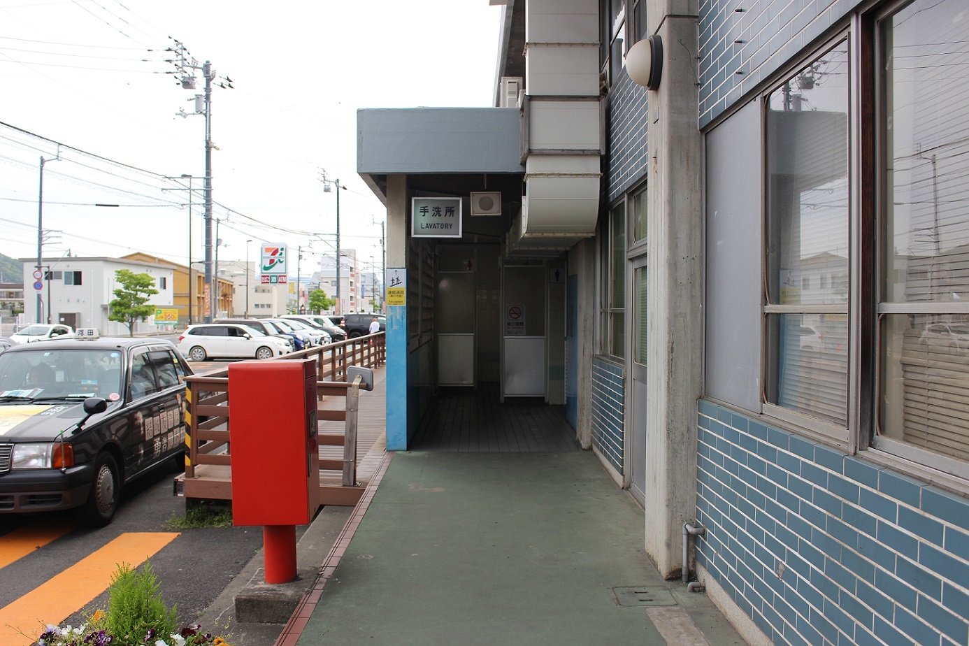 観音寺駅a16