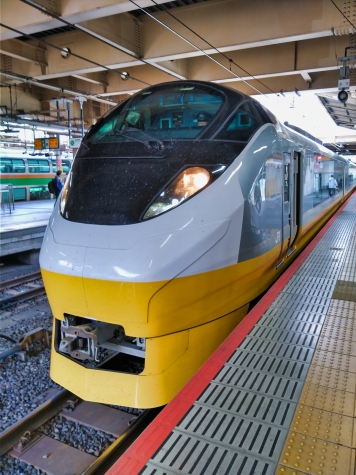 JR常磐線 E657系電車 フレッシュひたちリバイバルカラー（黄色）【上野駅】