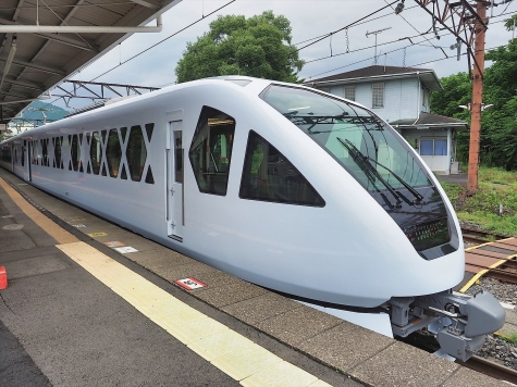 東武鉄道 特急スペーシアＸ N100系電車