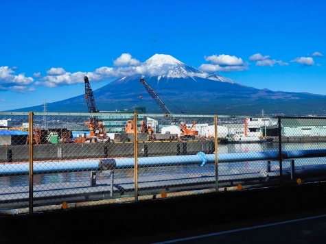 田子の浦港からの富士山