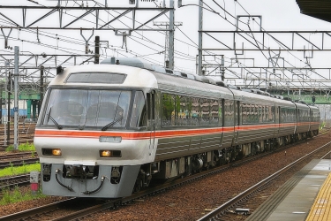 3N5A9438 稲沢駅キハ85系