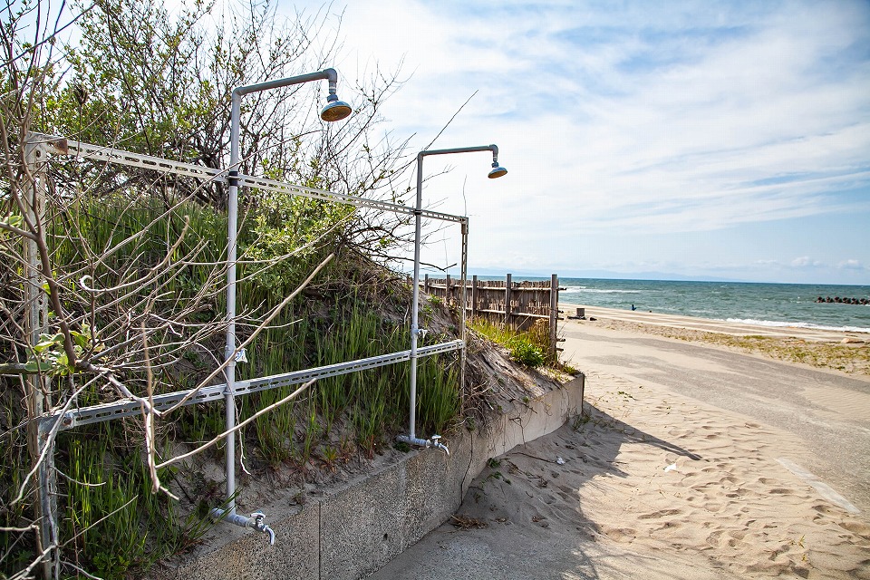 海辺のシャワー施設