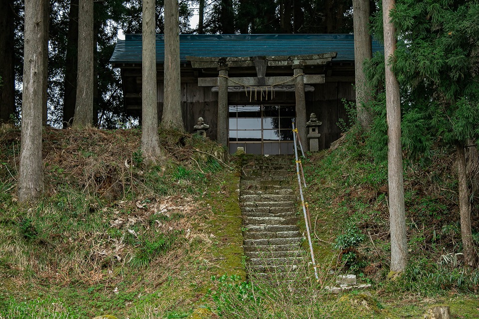 阿賀町中村十二山神社