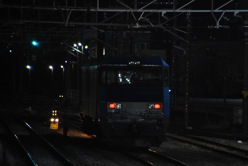 2023年12月10撮影　南松本にて　篠ノ井線8087ﾚ　EH200－6号機　発車