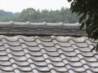 屋根瓦のモルタル補修
