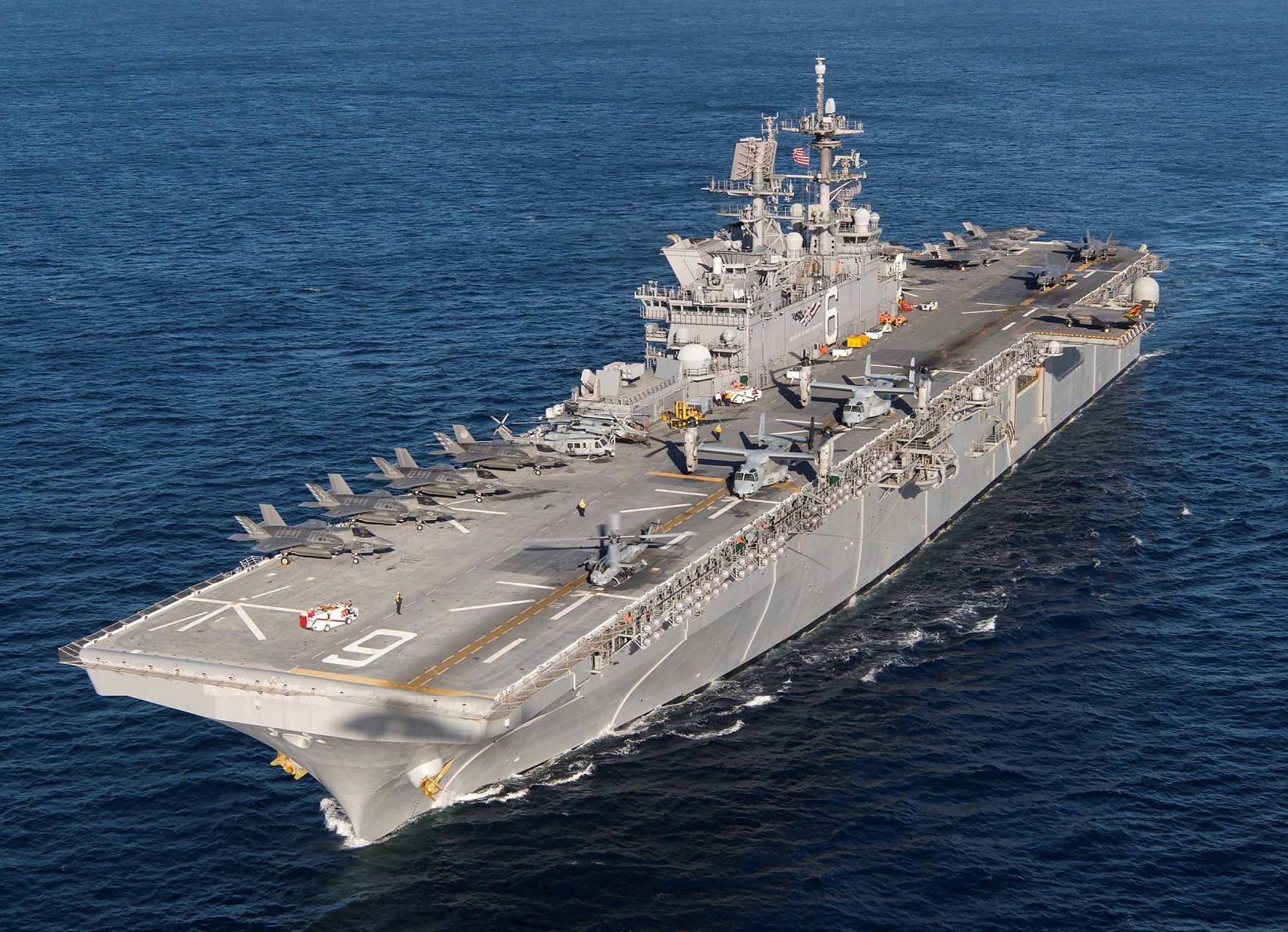 USS_America.jpg