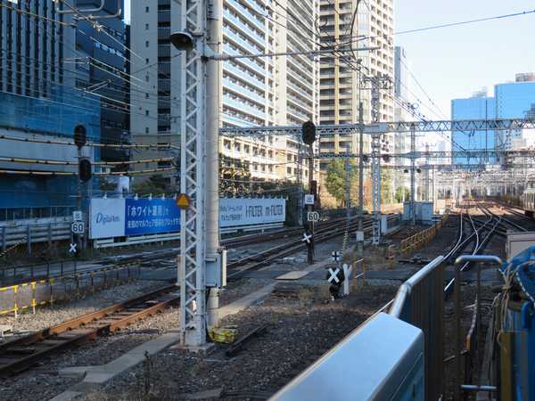 品川寄りの渡り線と入れ替わりで東京寄りの引上線は廃止され、入換信号機も使用停止となった。