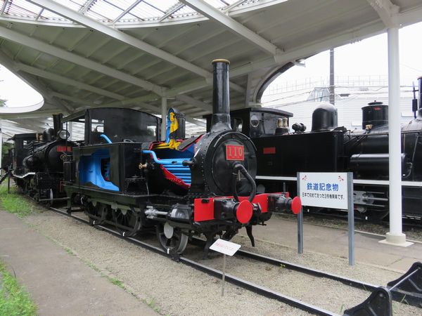 110号蒸気機関車など鉄道開業初期の輸入蒸気機関車。