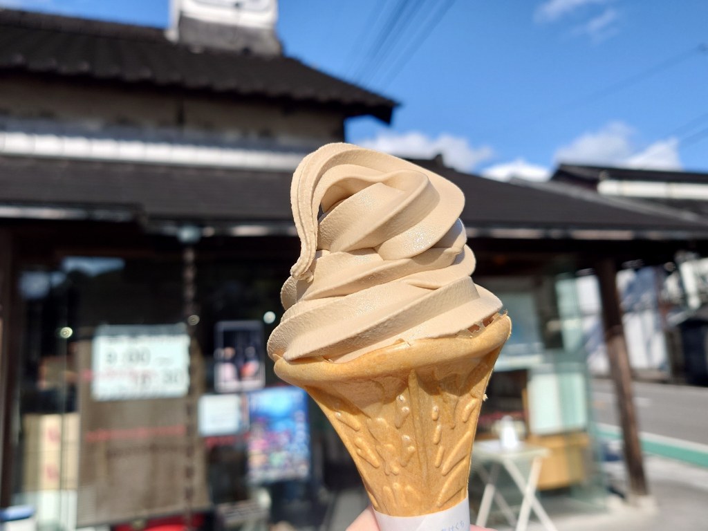 「マルキン醤油記念館(香川県小豆島)」しょうゆソフトクリームを味わう！
