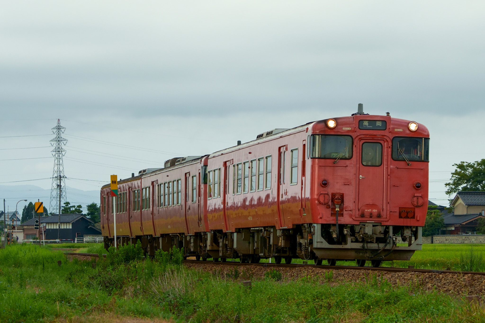 20230814_キハ47の3連でやってきた高岡行き普通列車324D